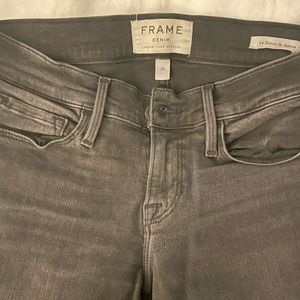 Frame Denim Le Skinny De Jeanne in gray